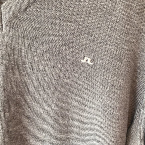 J.LINDEBERG V-Neck Merino Wool sweater  - size XL - Picture 3 of 13